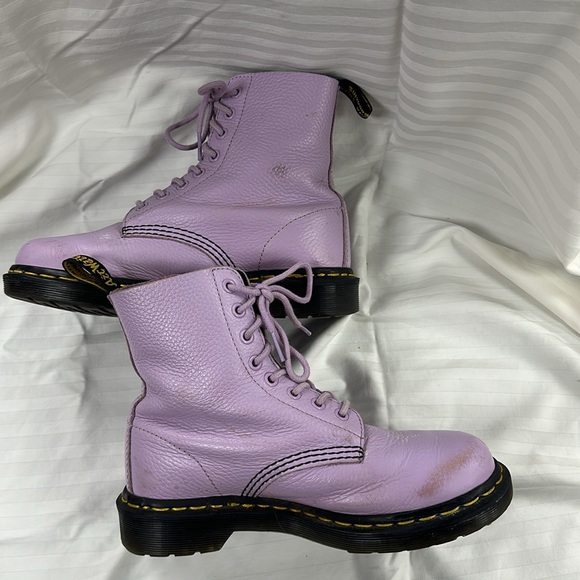 Doc Martin boots women’s size 6. Lavendar - Picture 6 of 10